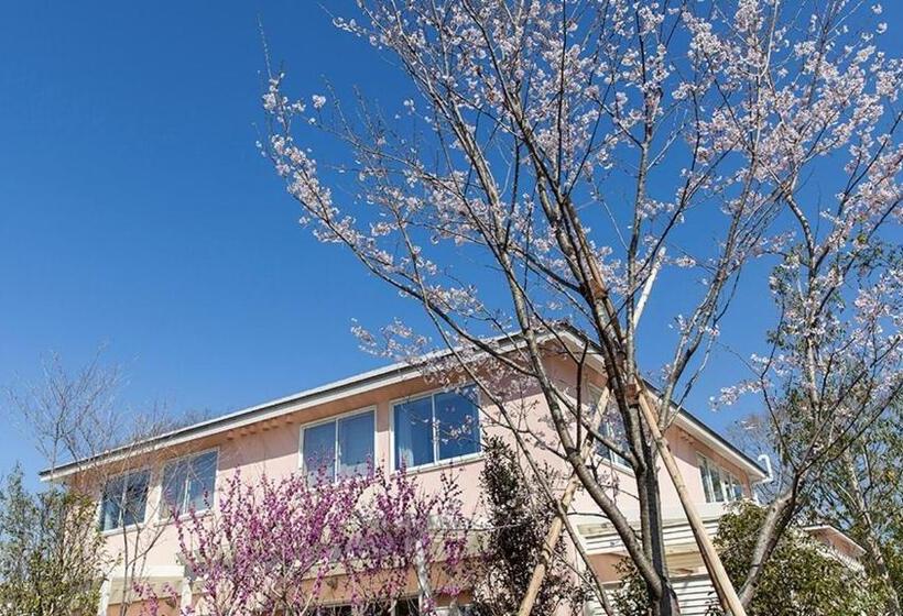 חדר משפחתי, Koyarunosato Doggys Island