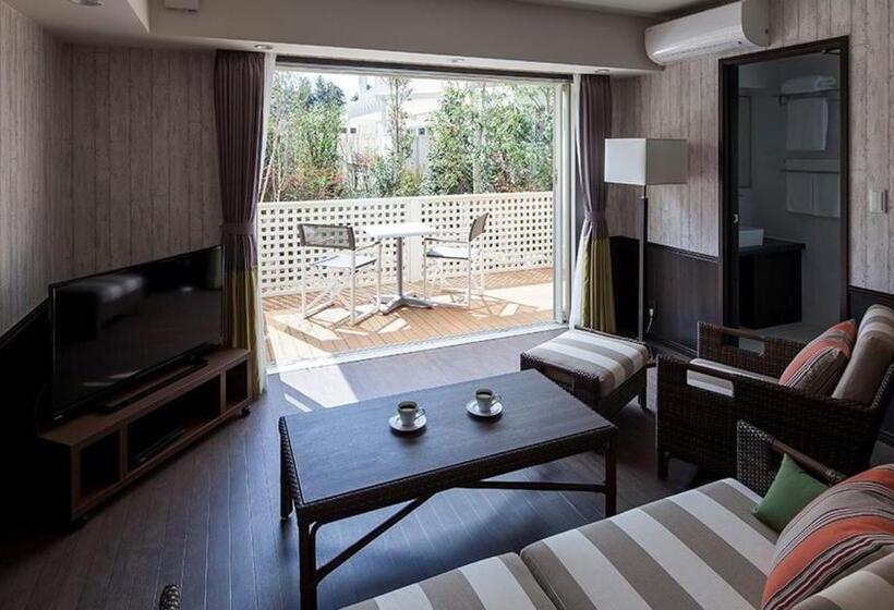 חדר משפחתי, Koyarunosato Doggys Island