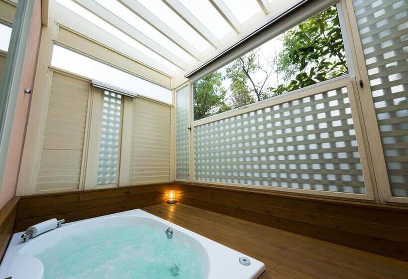 חדר משפחתי, Koyarunosato Doggys Island