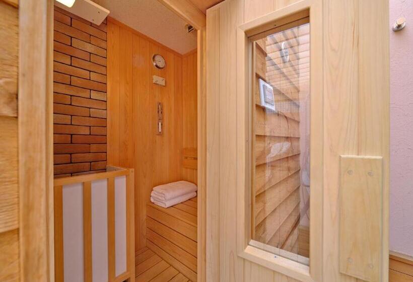 סוויטה עם טרסה, Koyarunosato Doggys Island