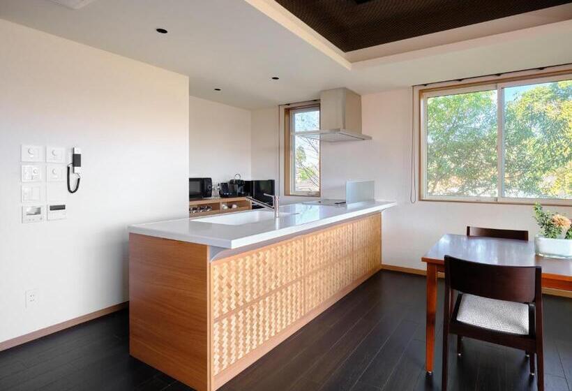 סוויטת סופריור, Koyarunosato Doggys Island