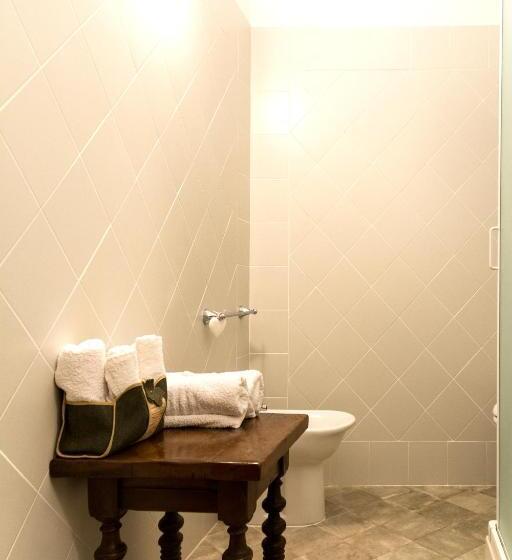 Standard room with outdoor bath, Agriturismo Podere Rondinaio