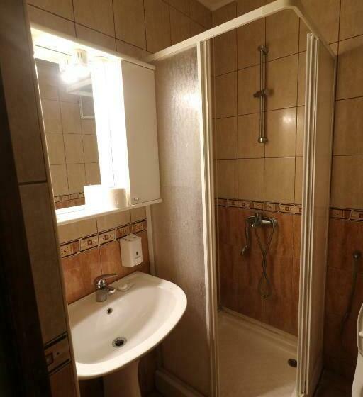 חדר סטנדרט לשלושה, Pensiunea Baroque Slimnic