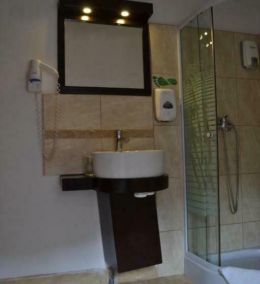 이코노미 룸, Chic City Rooms