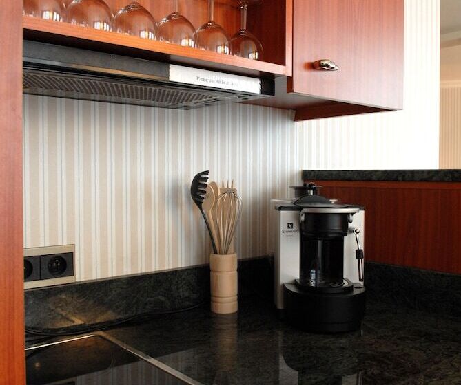 Appartement met 3 Slaapkamers, B Aparthotel Ambiorix