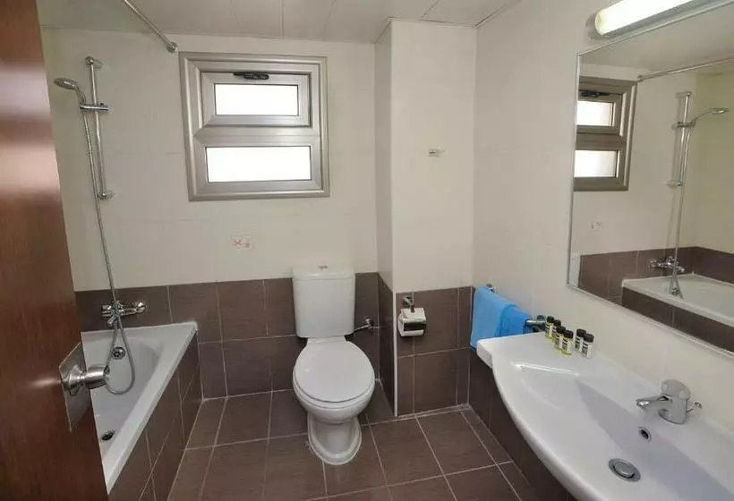 استودیوی سوپریور, Euronapa Hotel Apartments