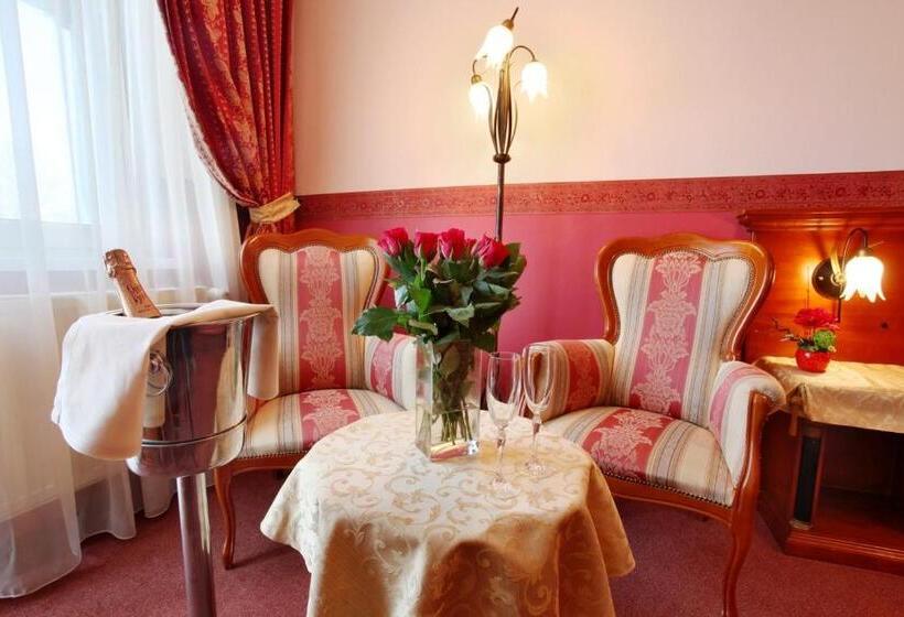 Номер Deluxe с Балконом, Grand Hotel Residence Luxury Boutique Hotel Adult Only With Free Privat Wellness Or Massage