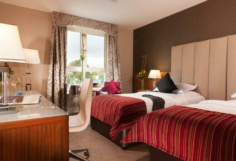 اتاق سوپریور, Castleknock