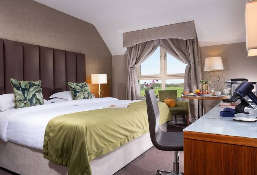 اتاق اجرایی, Castleknock