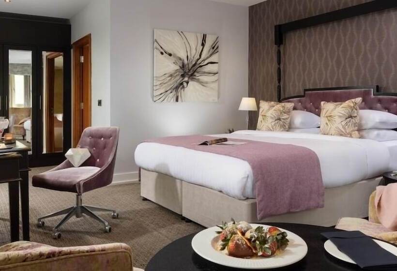 سوییت لوکس, Castleknock