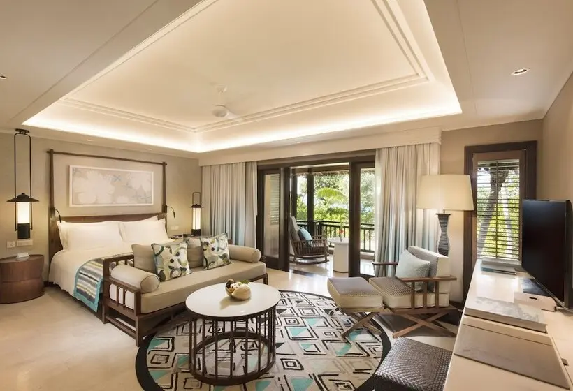 Junior Suite, Constance Lemuria