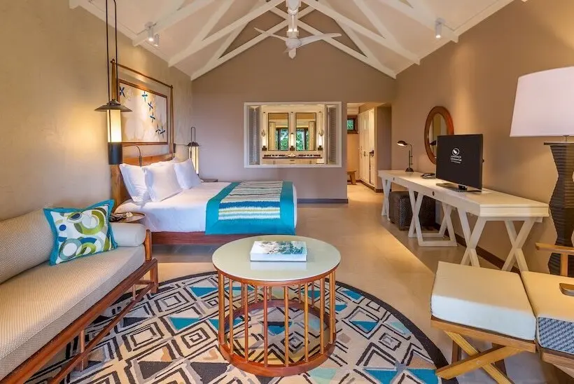Junior Suite, Constance Lemuria