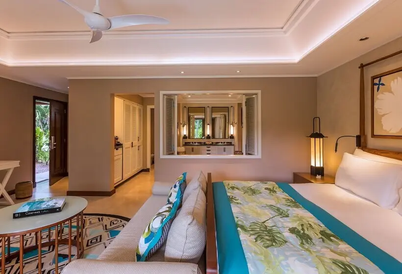 Junior Suite, Constance Lemuria