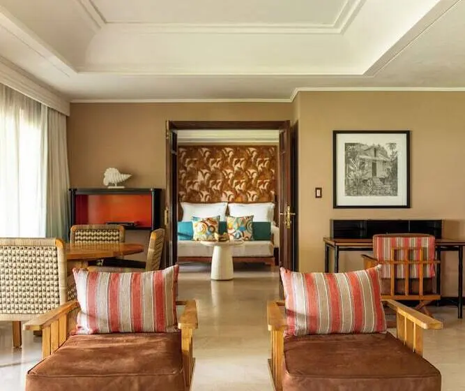Suite Senior, Constance Lemuria