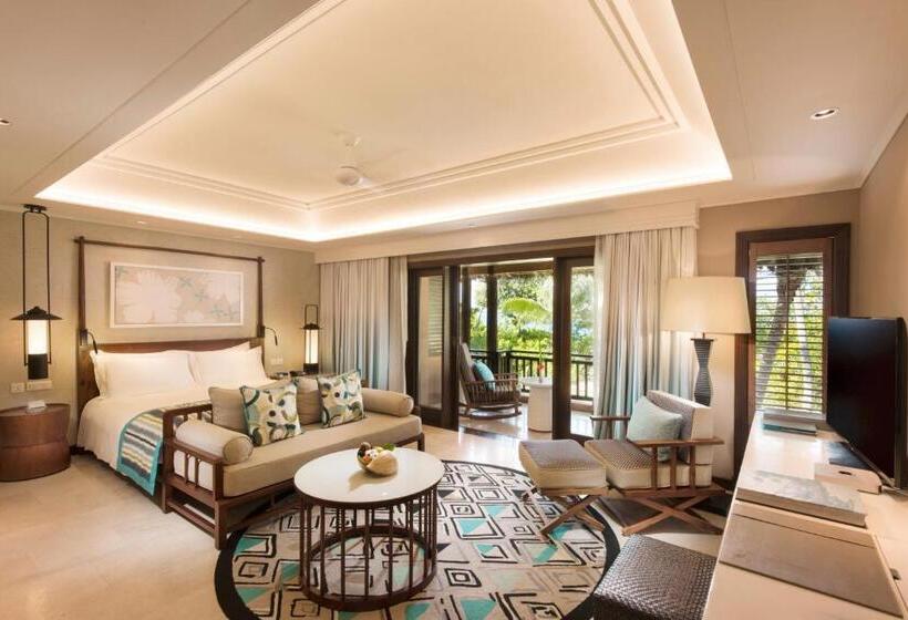 سوییت جونیور, Constance Lemuria