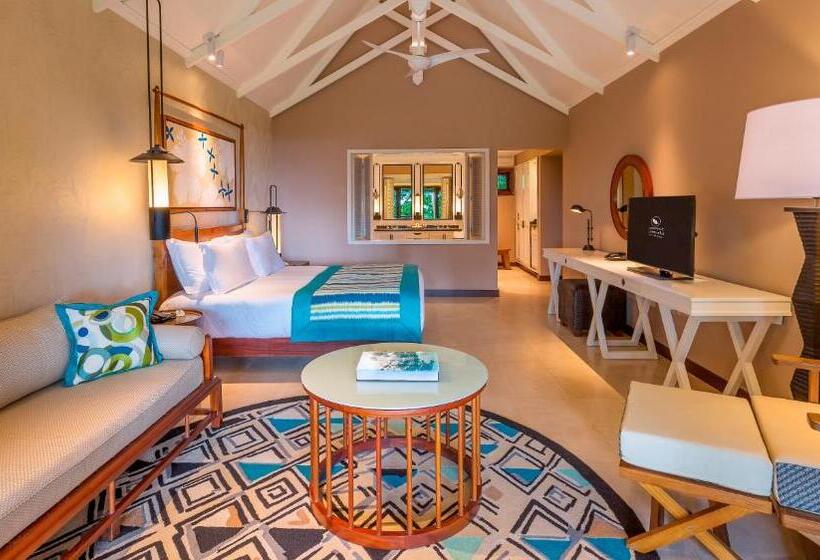 سوییت جونیور, Constance Lemuria