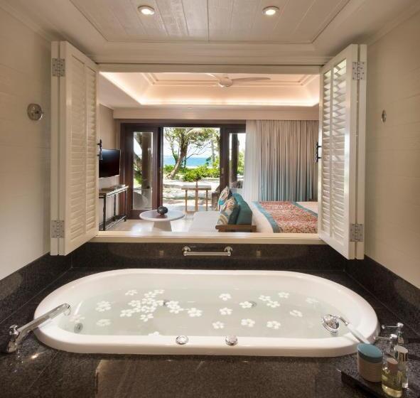 سوئیت سینیور, Constance Lemuria