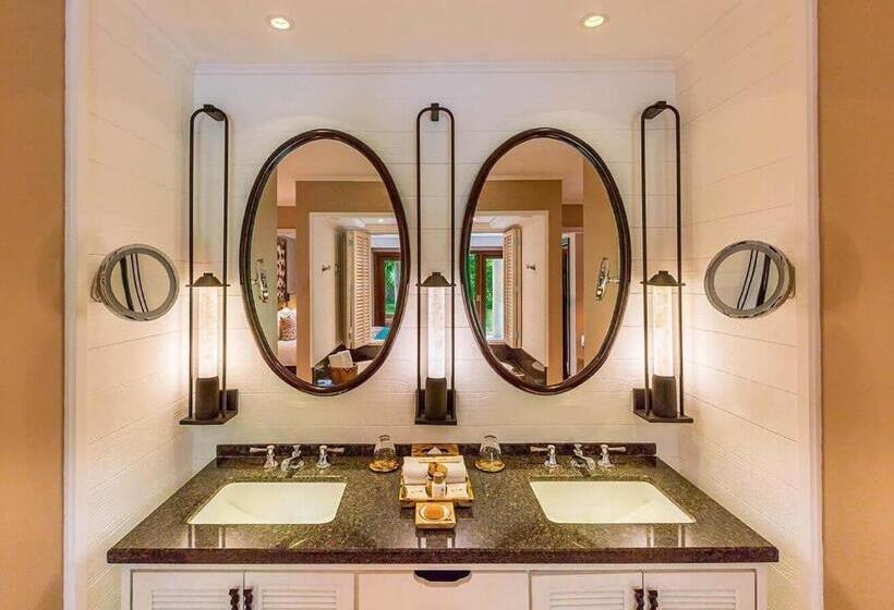 سوئیت سینیور, Constance Lemuria