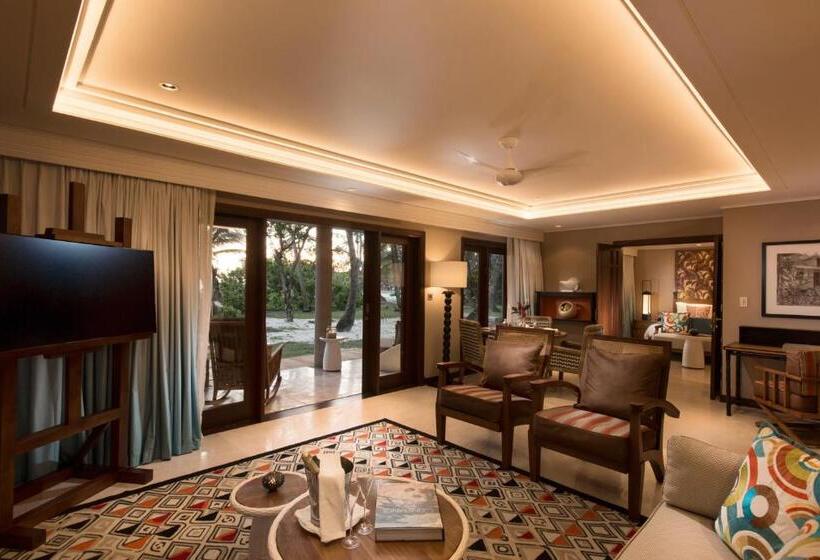 سوئیت سینیور, Constance Lemuria