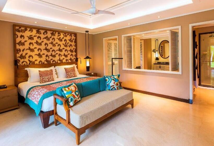 سوئیت سینیور, Constance Lemuria