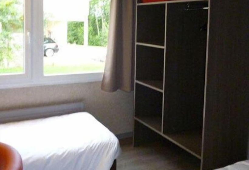 חדר סטנדרט לשלושה, Du Val Vert