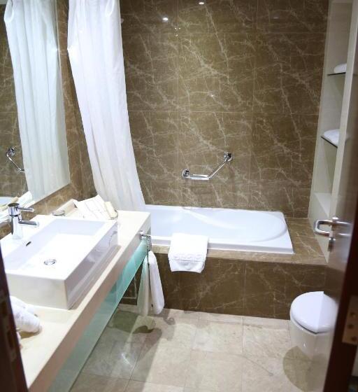 اتاق لوکس, Grand Kadri Hotel   History Marked By Cristal Lebanon