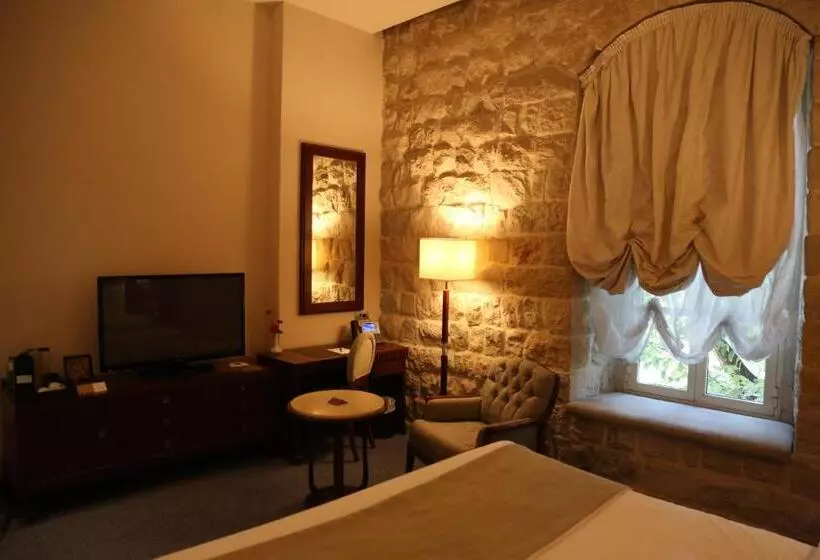 اتاق لوکس, Grand Kadri Hotel   History Marked By Cristal Lebanon