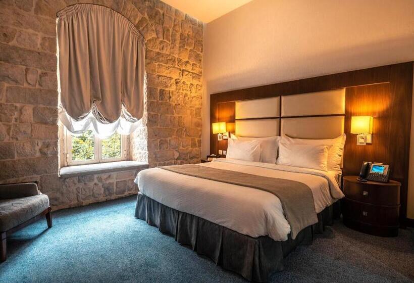 سوییت, Grand Kadri Hotel   History Marked By Cristal Lebanon