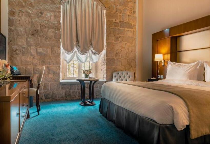 سوییت, Grand Kadri Hotel   History Marked By Cristal Lebanon