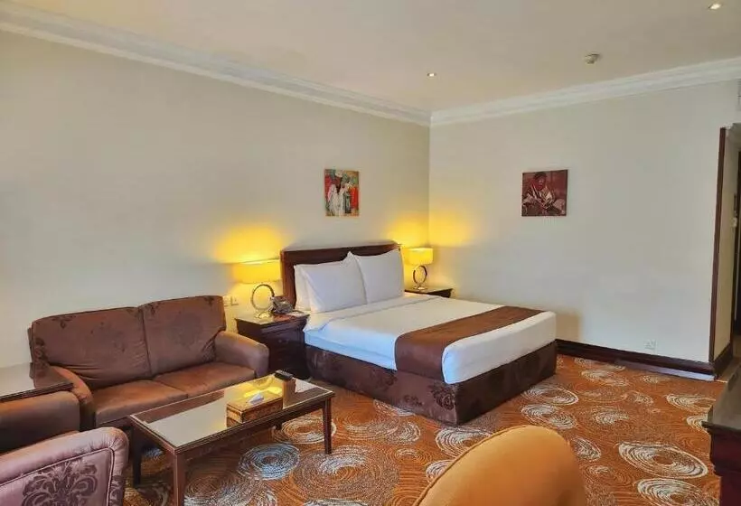 キングサイズベッドのスーペリアルーム, Mövenpick Hotel Kuwait