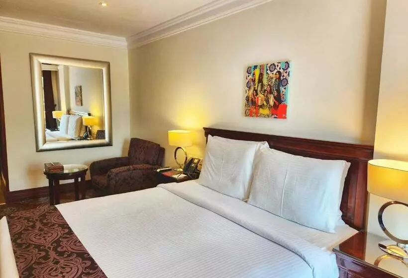 キングサイズベッドのクラシックルーム, Mövenpick Hotel Kuwait