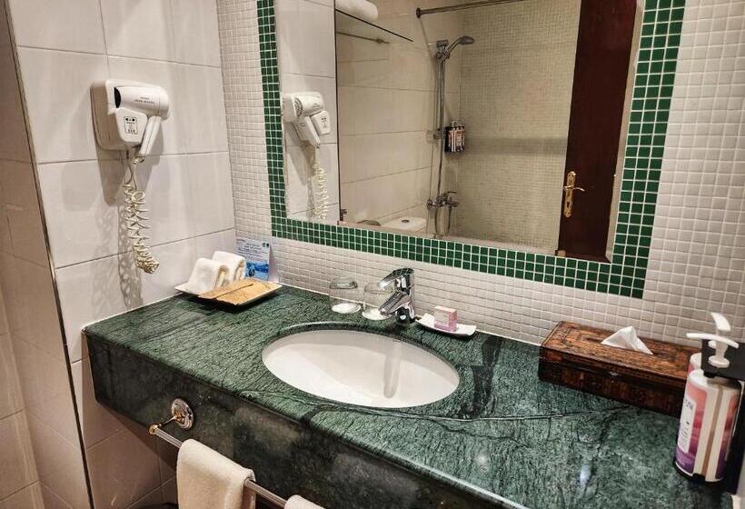 اتاق کلاسیک, Mövenpick Hotel Kuwait