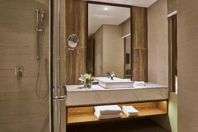 キングサイズベッドのクラシックルーム, Mövenpick Hotel Kuwait