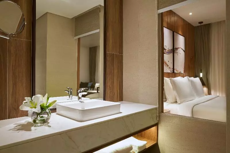キングサイズベッドのクラシックルーム, Mövenpick Hotel Kuwait