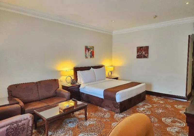 キングサイズベッドのスーペリアルーム, Mövenpick Hotel Kuwait