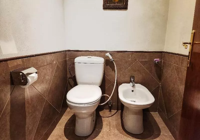 キングサイズベッドのスーペリアルーム, Mövenpick Hotel Kuwait