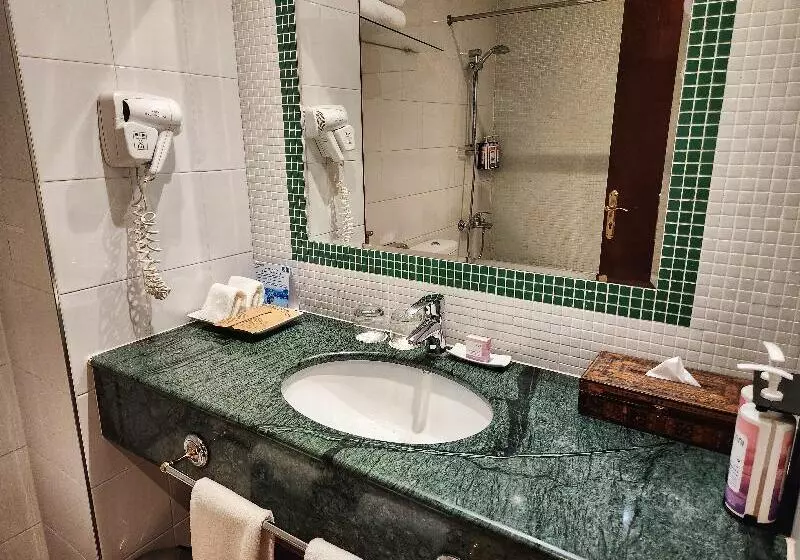 クラシックルーム, Mövenpick Hotel Kuwait