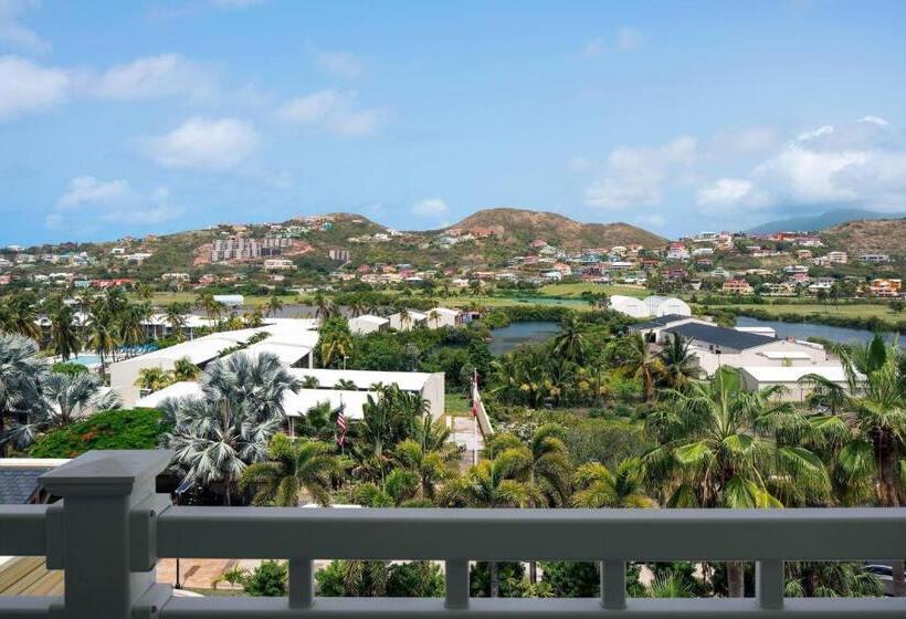 سوئیت رویال با چشمانداز زمین گلف, St. Kitts Marriott Resort & The Royal Beach Casino