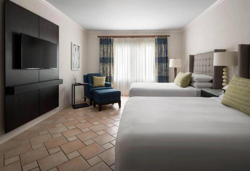 سوئیت رویال با چشم‌انداز زمین گلف, St. Kitts Marriott Resort & The Royal Beach Casino