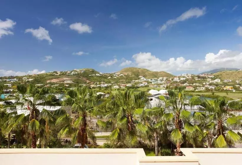 سوئیت رویال با چشم‌انداز زمین گلف, St. Kitts Marriott Resort & The Royal Beach Casino