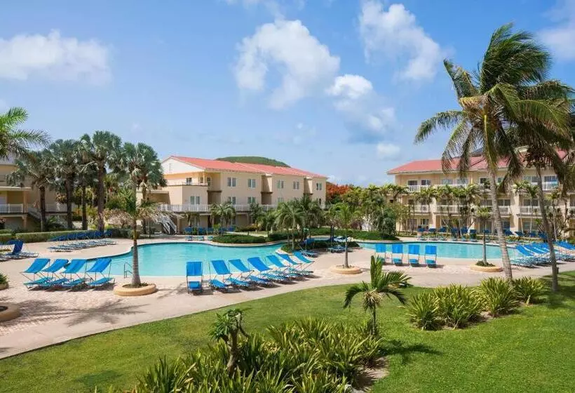 اتاق استاندارد با چشم‌انداز استخر, St. Kitts Marriott Resort & The Royal Beach Casino