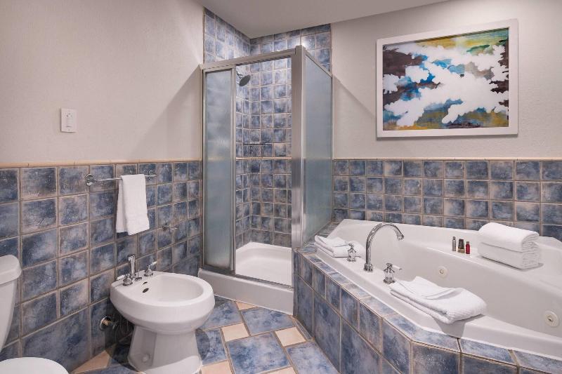 سوئیت با تخت بزرگ, St. Kitts Marriott Resort & The Royal Beach Casino