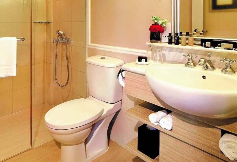 اتاق لوکس, The Scarlet Singapore