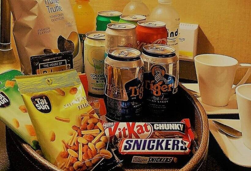 اتاق لوکس, The Scarlet Singapore