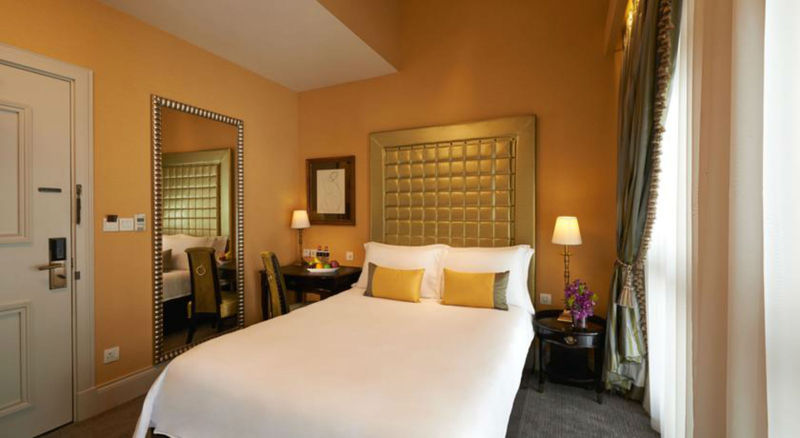 اتاق اجرایی, The Scarlet Singapore