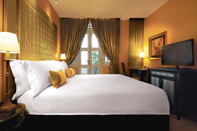 اتاق اجرایی, The Scarlet Singapore