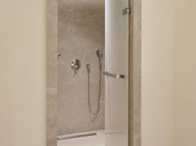 اتاق خانوادگی, Voyage Sorgun