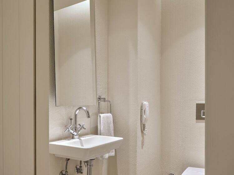 اتاق استاندارد سه نفره, Voyage Sorgun