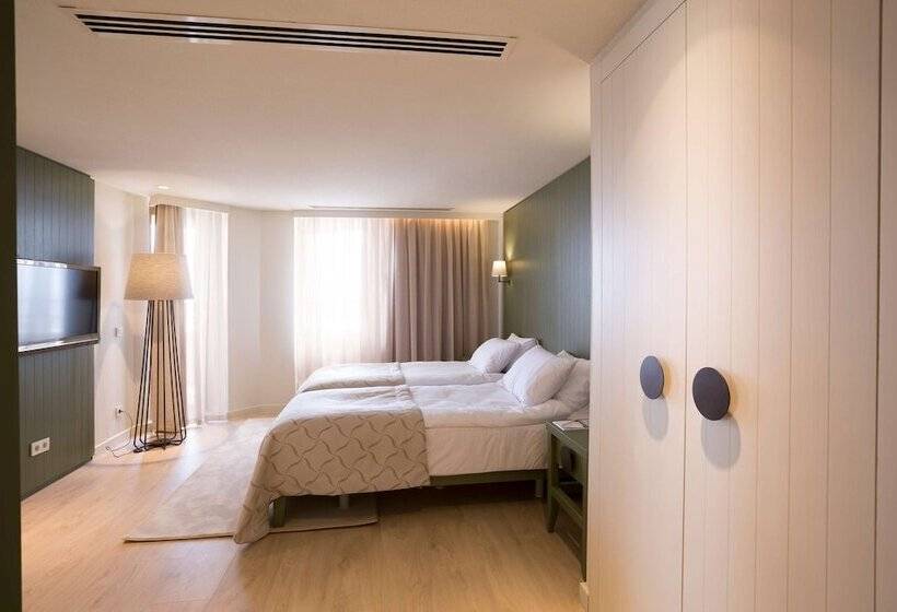 اتاق خانوادگی, Voyage Sorgun