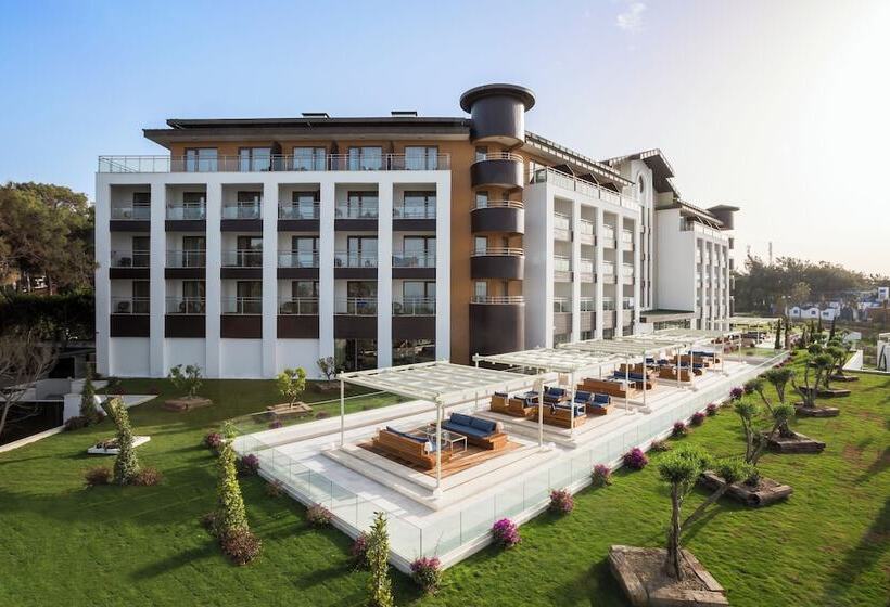 اتاق استاندارد سه نفره, Voyage Sorgun